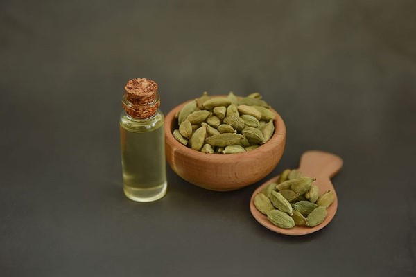 تصویر 4 از قیمت عرق هل اصل + خرید باور نکردنی